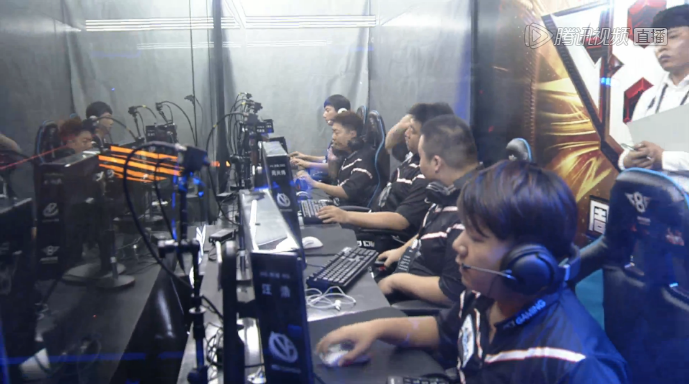 BLG赛后群访 Xun：翠神是个好英雄，希望多出现在赛场上